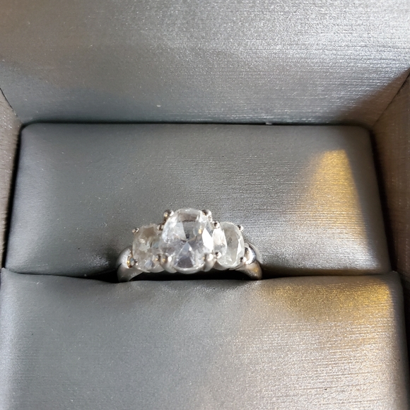 Zales Silver ring with 3 White Sapphire Stones - Picture 5 of 5
